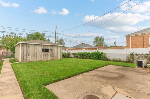 8150 Sacramento, Chicago IL 60655-2302 exterior