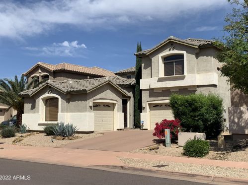 3042 Eagle Claw Dr, Phoenix, AZ 85086-2107