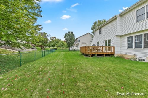 2114 Gettysburg Dr, Grand Rapids MI 49508-6560 exterior