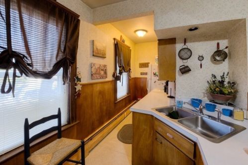 101 Greenwood St, Worcester MA 01607-1504 exterior