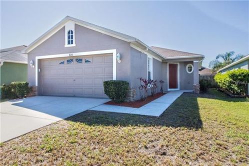 8153 Canterbury Lake Blvd, Tampa FL  33619-6680 exterior