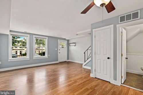 3760 Jason Ave, Alexandria VA 22302-1811 exterior