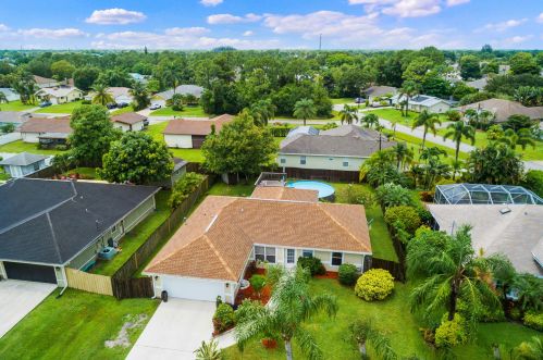 2110 Gemini Ln, Fort Pierce, FL 34984-4355