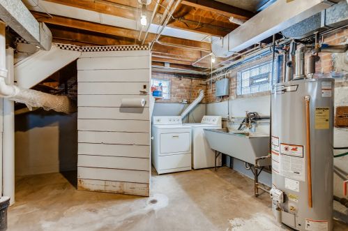 8847 Euclid Ave, Chicago IL 60617-2908 exterior