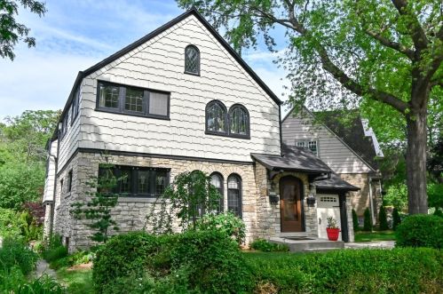 3601 Morris Blvd, Milwaukee WI  53211-2215 exterior