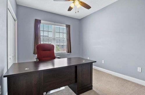 700 Highpointe Cir, Pittsburgh PA 15220-1854 exterior