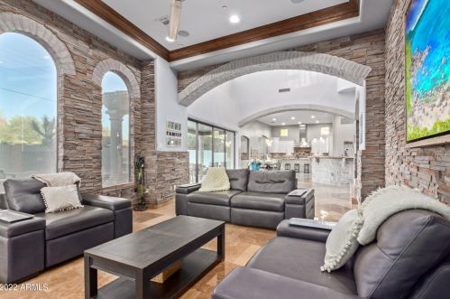 3675 59 Pl, Phoenix AZ 85018-3210 exterior