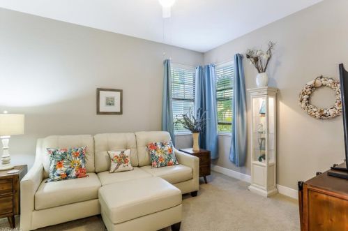 1503 Oceania Dr, Naples FL 34113 exterior