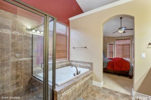 6352 Fish Lk Dr, Taylorsville UT 84081-5579 exterior