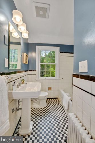 4401 Burlington Pl, Washington DC  20016-4421 exterior