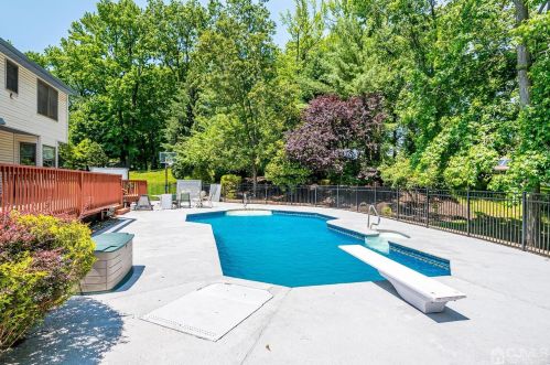 102 King St, Edison NJ 08820-1023 exterior