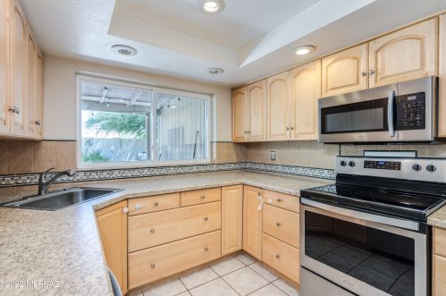 7431 Ln Cienega Dr, Tucson AZ 85712-1423 exterior