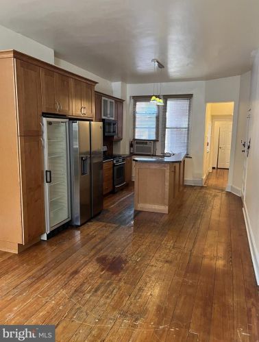 519 Fairmount Ave, Philadelphia PA  19123-2809 exterior