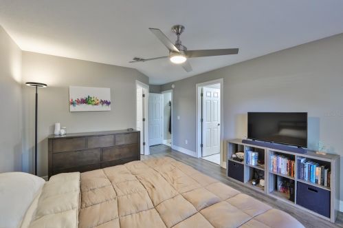 3334 Las Campos Pl, Tampa FL  33611-2967 exterior