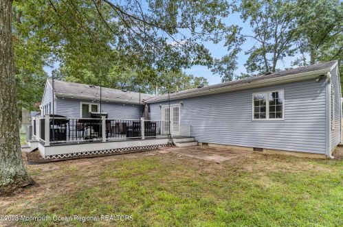 37 Chain Blvd, Berkeley Township NJ 08721-1925 exterior