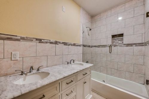 1422 Claude St, Dallas TX 75203-3326 exterior