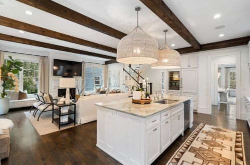 2652 Forrest Way, Atlanta GA  30305-3770 exterior