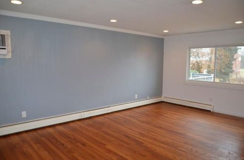 47 Heron Rd, Enfield CT 06082-4002 exterior