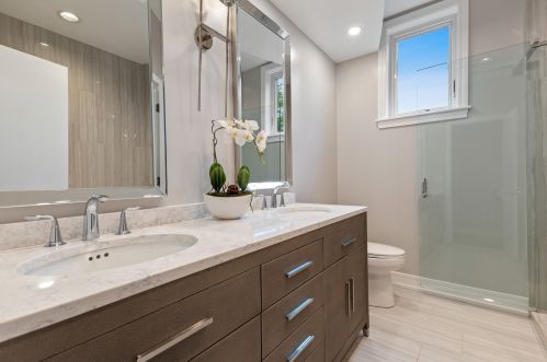 1701 Diversey Pkwy, Chicago IL 60614-1010 exterior