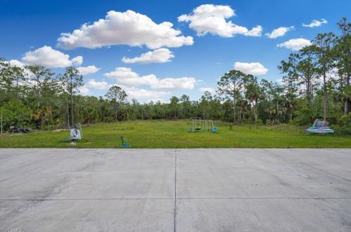 3365 27 Ave, Naples FL 34117-7136 exterior