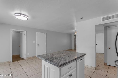 13220 40 Way, Phoenix AZ 85050-7233 exterior