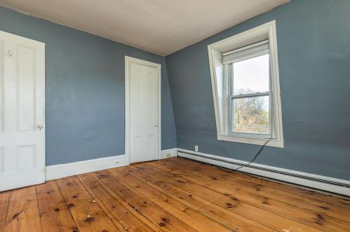 41 Ct St, Dover NH 03820-4108 exterior