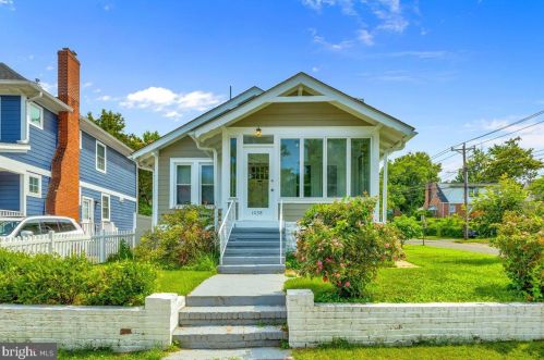 1038 19th St, Arlington, VA 22202-1612