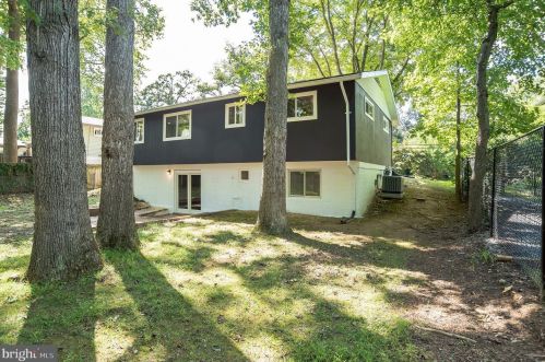 14005 Congress Dr, Rockville MD 20853-2668 exterior