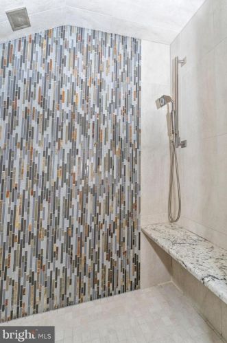 2305 Abby Rd, Edgewater MD 21037-2906 exterior