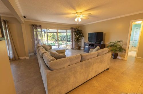 1579 Sunshine Ave, Fort Pierce FL  34952-6011 exterior