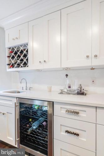 2109 Locust St, Philadelphia PA 19103-4802 exterior