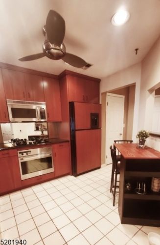 15 Amethyst Ln, Paterson NJ  07501-3365 exterior