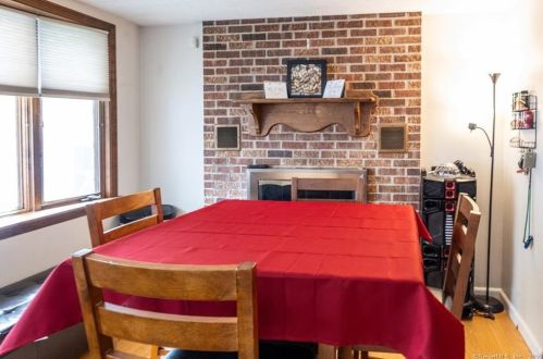 11 Hathaway Ave, Enfield CT 06082-4308 exterior