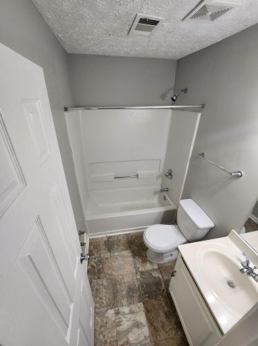 6303 Wedgeview Dr, Tucker GA 30084-8766 exterior