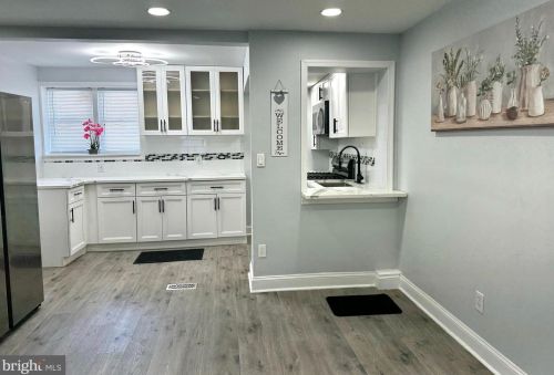 4045 Glendale St, Philadelphia PA 19124-5319 exterior