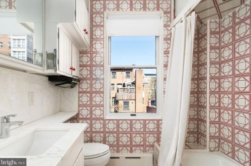 1611 Riggs Pl, Washington DC 20009-6418 exterior