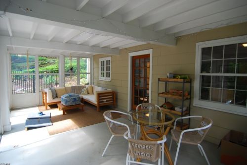 2 Ridge Dr, Berkeley Heights NJ  07922-2110 exterior