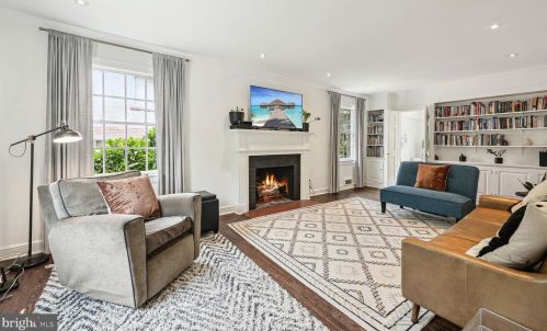 7007 Connecticut Ave, Bethesda MD  20815-4936 exterior