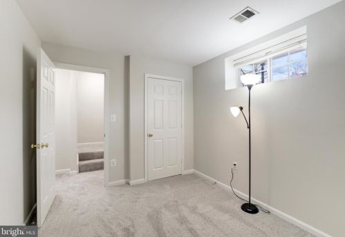 43069 Candlewick Sq, Leesburg VA 20176-6446 exterior