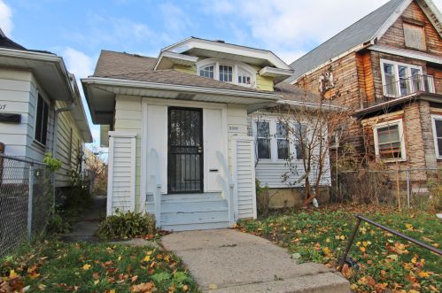 3309 28th St, Milwaukee, WI 53216-3803