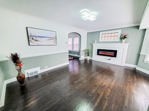 8029 Maplewood Ave, Chicago IL  60652-2807 exterior