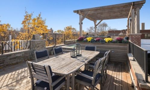 2501 Racine Ave, Chicago IL 60614-2113 exterior