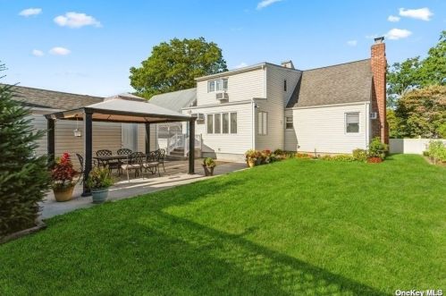 14 Lydia St, Valley Stream NY 11580-2714 exterior