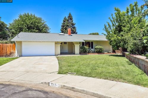3711 Sierrawood Ct, Concord CA 94519-1423 exterior