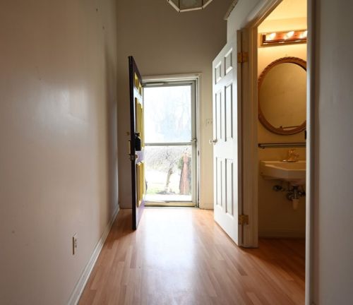 422 Maxwell St, Pittsburgh PA  15205-2517 exterior