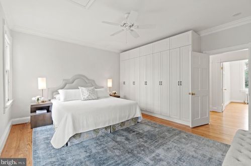 3021 Cambridge Pl, Washington DC  20007-2914 exterior