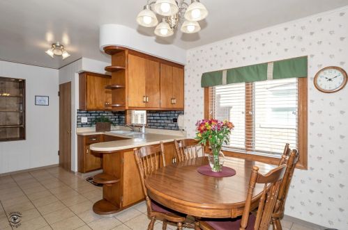 10108 Washtenaw Ave, Chicago IL 60645-3228 exterior