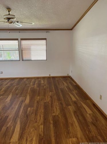 470 Natalie Dr, Fort Pierce FL 34952-7952 exterior