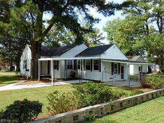 1201 Earle Ave, Chesapeake, VA 23324-1421