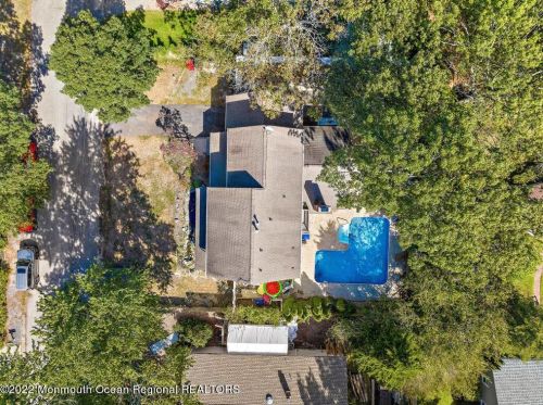 19 Glenwood Dr, Berkeley Township NJ 08721 exterior